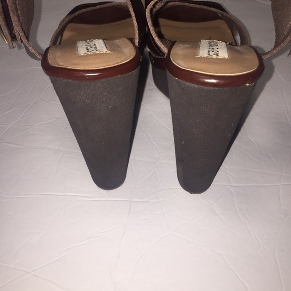 𝅺Steve Madden wynola leather wedges sandals 7.5 - Picture 3 of 4